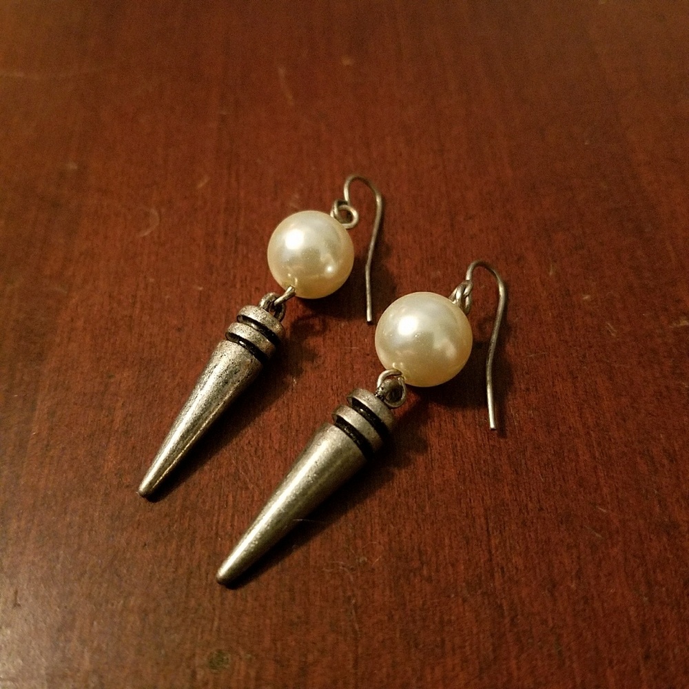 Metal/Pearl Dangle Earrings